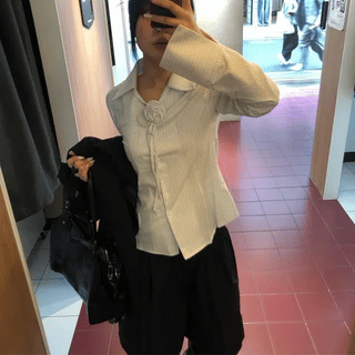 corsage stitch shirt