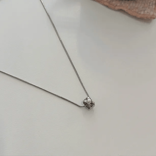 Quilted necklace