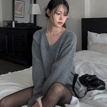 Shie V-neck Loose Fit Knit
