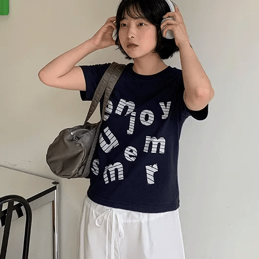 Kalt Lettering Crop Short Sleeve T-shirt