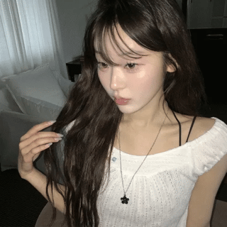 Eye Button Point Top