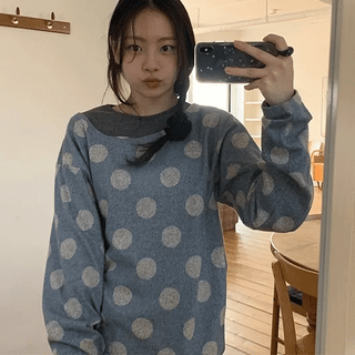 Piyumon Dot Off-Shoulder Tee
