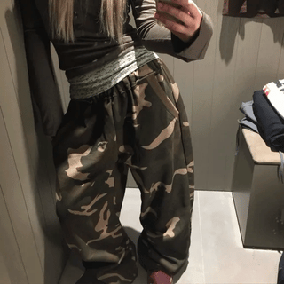 Red hotfix camouflage pants