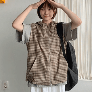 Baggins Summer Check Hooded Vest