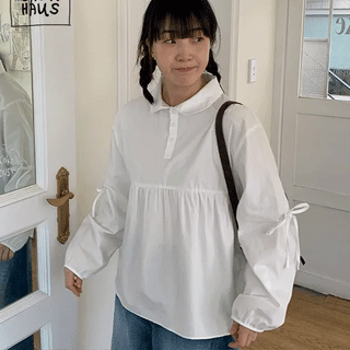 Proni Round Collar Shirred Ribbon Blouse