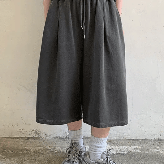 Gecko's Pigment Elastic Waist Bermuda Shorts