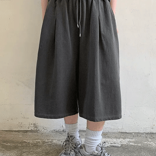 Gecko's Pigment Elastic Waist Bermuda Shorts