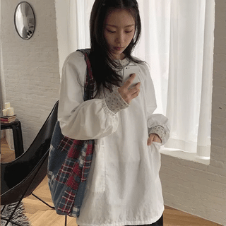 Hudin U-neck Cotton Pocket Blouse
