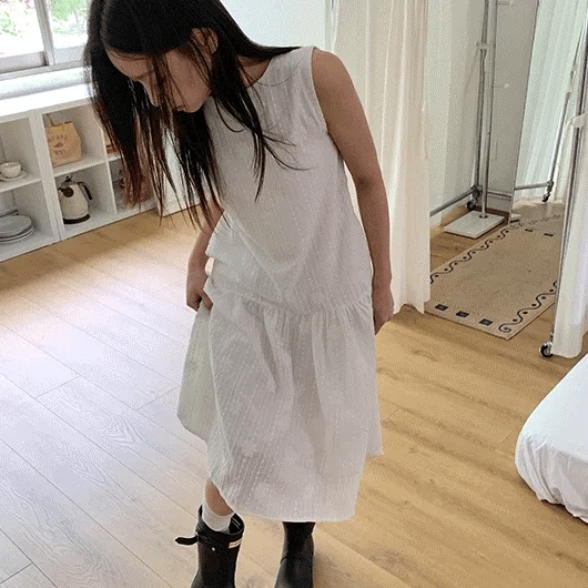 Namo embroidered sleeveless long dress