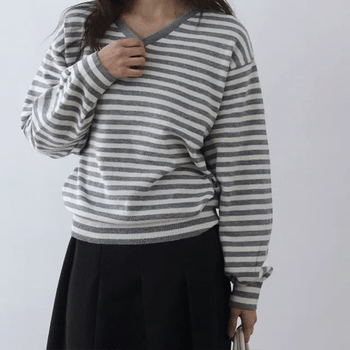 Delin V-neck striped knit