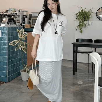 Easel striped long skirt