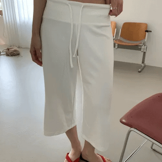 Bern Cooling Elastic Waist Wide 3/4 Length Capri Pants