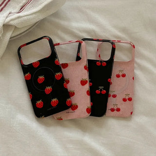 Berry Knit Pattern iPhone 17 Pro Hard Case