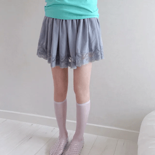 Posen satin lace mini skirt