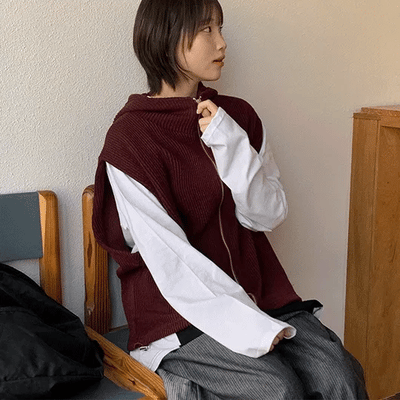 Kuomi Over-String Hooded Knit Vest