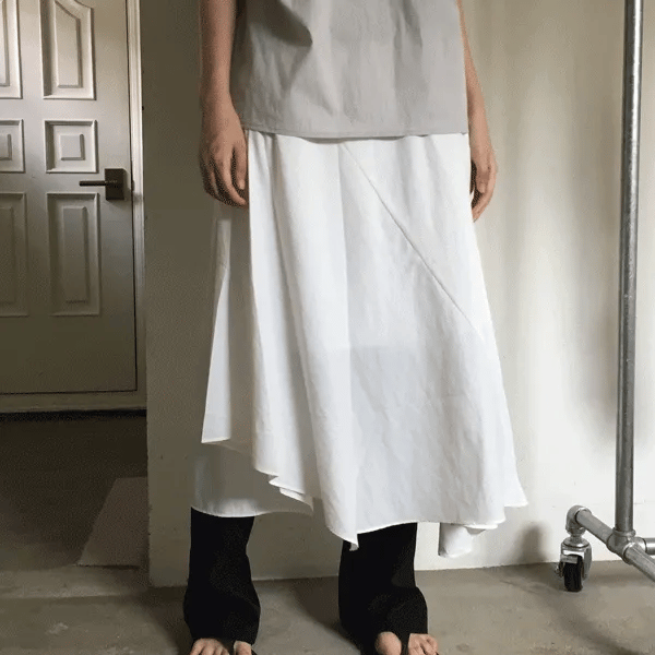 Noise Asymmetrical Long Skirt (2 colors)