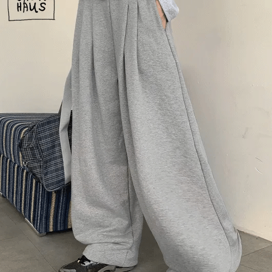 Hedinen Pintuck Elastic Waist Wide Training Pants