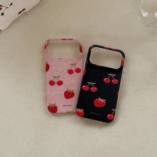 Soft Berry Knit iPhone 17 Pro Hard Case