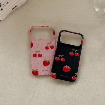 Soft Berry Knit iPhone 17 Pro Hard Case