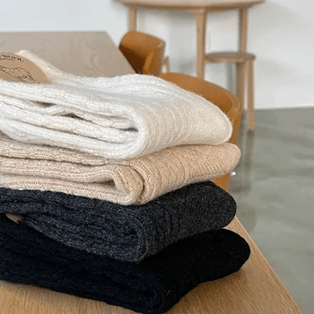 Wool Cable Knit Winter Socks / 58% Wool