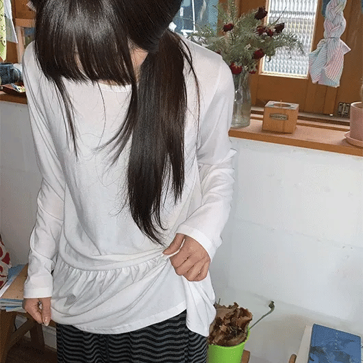 Yunori Layered Side Shirred Frill Long Sleeve Tee
