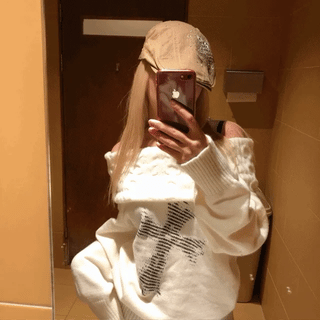 Big lettering one strap sweatshirt