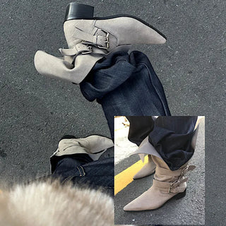 Middle sneakers
