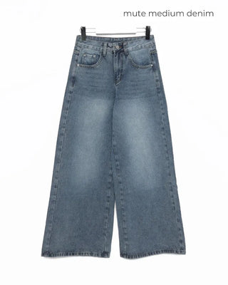 Wide denim pants