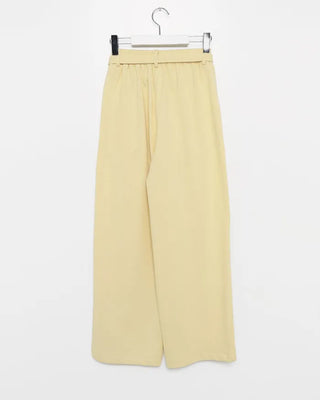 Wide-leg pants with waist ribbon
