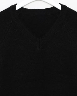 V-neck loose-fit knit