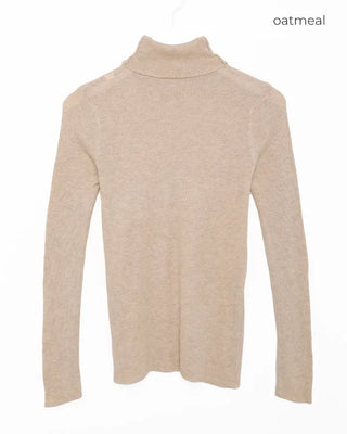 Colored turtleneck knit