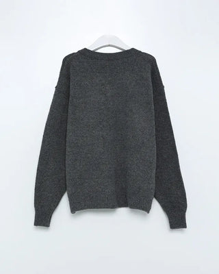 Simple V-neck long-sleeved knit
