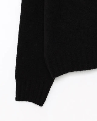 V-neck raglan shoulder wide rib sweater