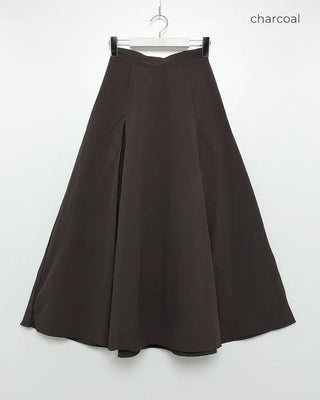 Two-pleated long skirt