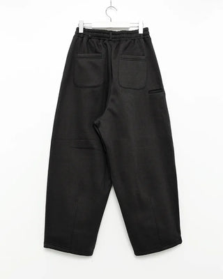 Wide sweatpants with side pockets