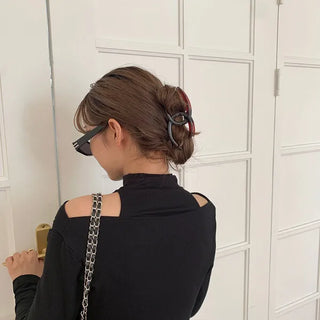 Cross hair clip