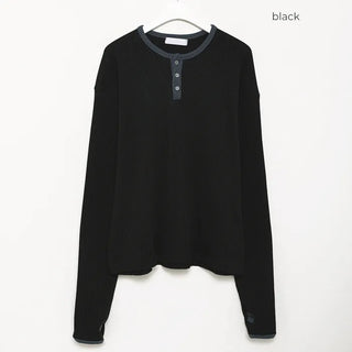 (Unisex) Piping Bicolor Fingerhole Button T-Shirt