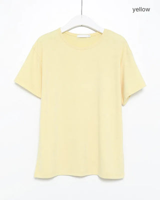 Color-layered half-length T-shirt