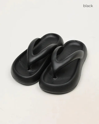 Bold Beach Sandals