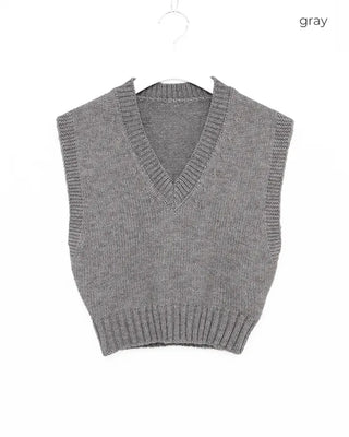 V-neck cropped knit vest