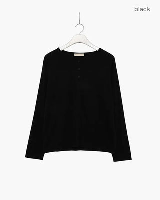 Round neck button t-shirt