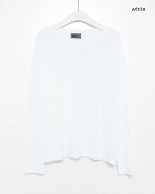 Simple long-sleeved T-shirt