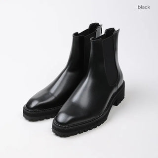 Modern and simple Chelsea boots