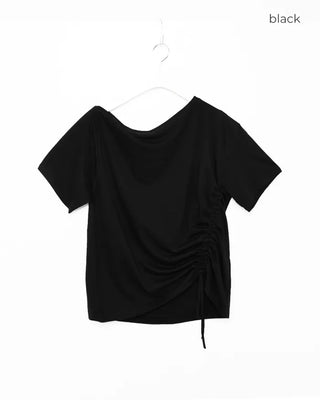 Loose off-shoulder T-shirt