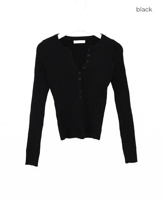 V-neck button cable slim long-sleeve knit