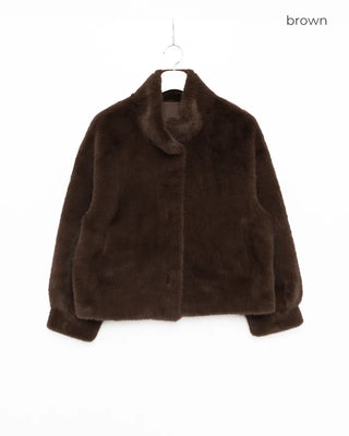 Hook crop fur jacket