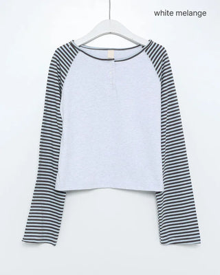 Raglan border henley neck t-shirt