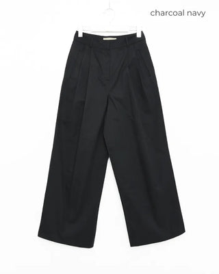 Basic pintuck cotton pants