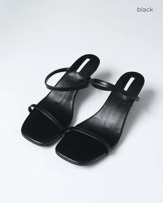 Strap sandals