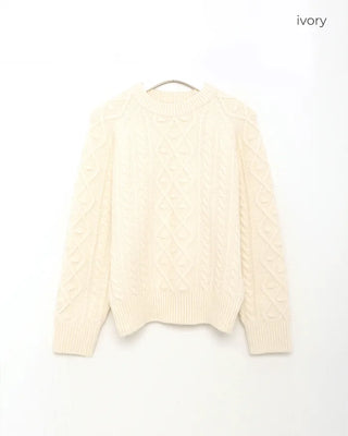 Round neck cable knit